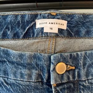 Good American Straight Leg Jean!